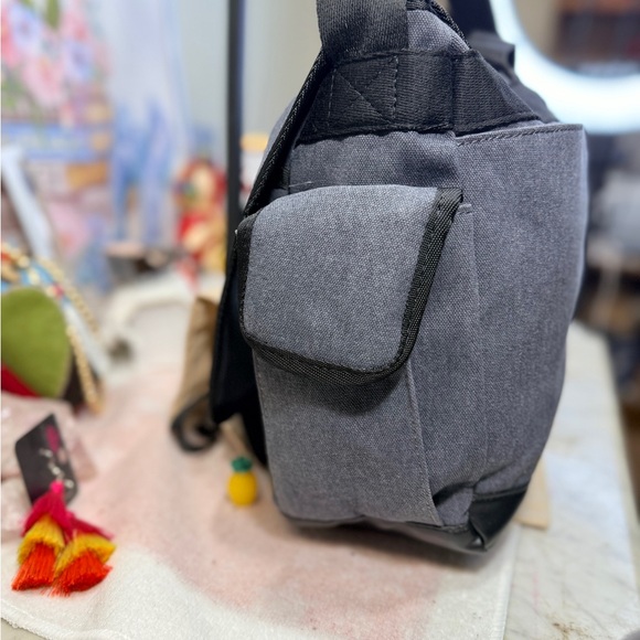 London Fog Canvas Messenger Bag - Picture 4 of 9